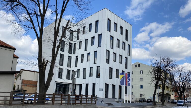 Okružni sud u Bijeljini: Raspisane dvije potjernice za odbjeglim Milenkom Tomićem