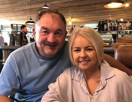 Nastavnica heroj sprečila masakr u školi: Učenici otela nož iz ruke, pa je držala dok nije stigla policija