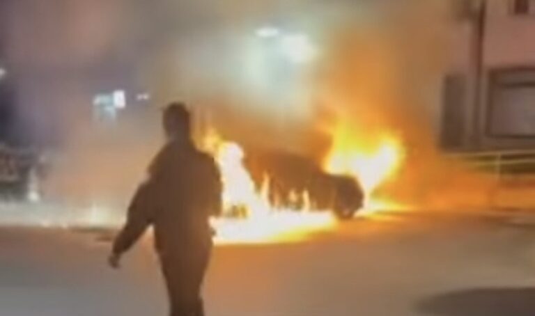 Zapaljen automobil na Palama