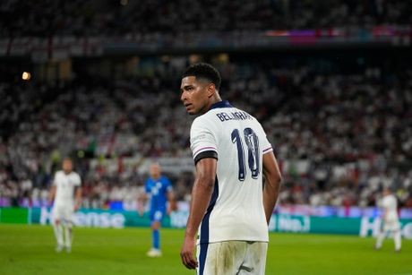 Džud Belingem se „pere“ posle prostačkog poteza protiv Slovačke: „Samo sam se šalio sa drugovima na tribini“