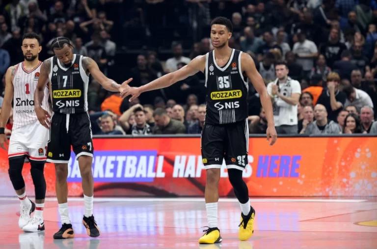 Partizan izgubio od Olimpijakosa: Crno-beli ispustili +13 u poslednjoj četvrtini, „visi“ im TOP 10 Evrolige!