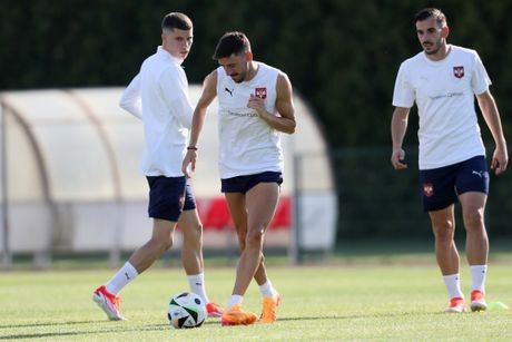 Zavirite na prvi trening Srbije: Zadovoljni osmeh Piksija i odlična atmosfera obeležili okupljanje Orlova