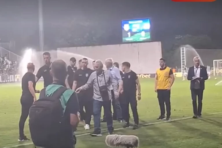 Nije se videlo u prenosu, Duljaj napravio haos kod tunela! Trener crno-belih nasrnuo na sudije