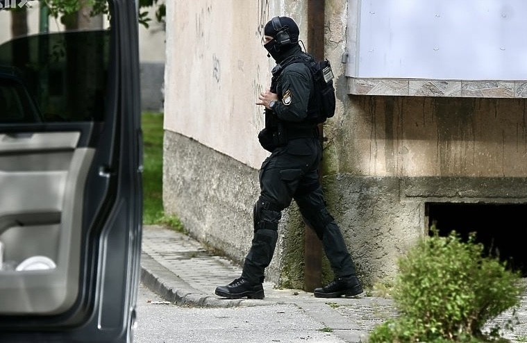 Prva meta današnje akcije FUP-a je Muris Hodžić, osumnjičeno još šest osoba