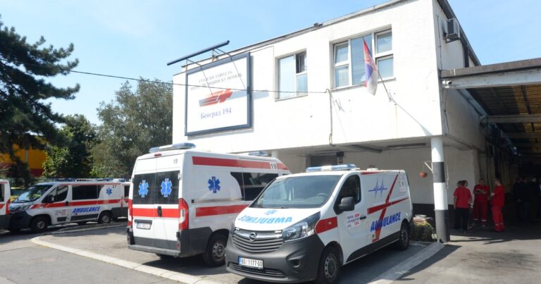 Lančani sudar u Beogradu: Povređena porodica, hitno prebačeni na Urgentni