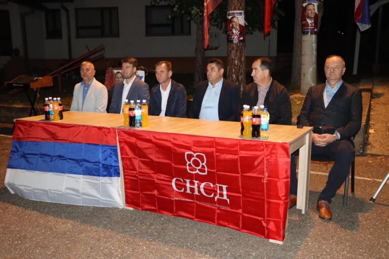 Predizborni skup podrške Draganu Gajiću u Maleševcima SNSD, NPS, SPS, DNS i DEMOS nastavili su zajedničku kampanju u Ugljeviku