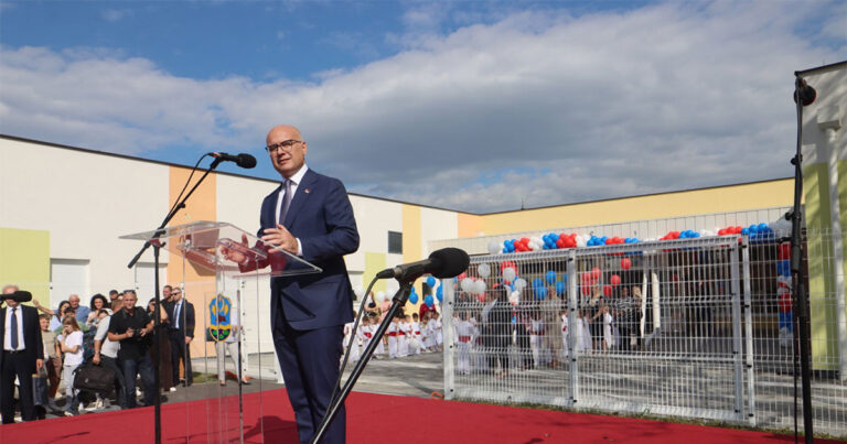 Vučević: Pomagaćemo našem narodu i u Srpskoj i u FBiH