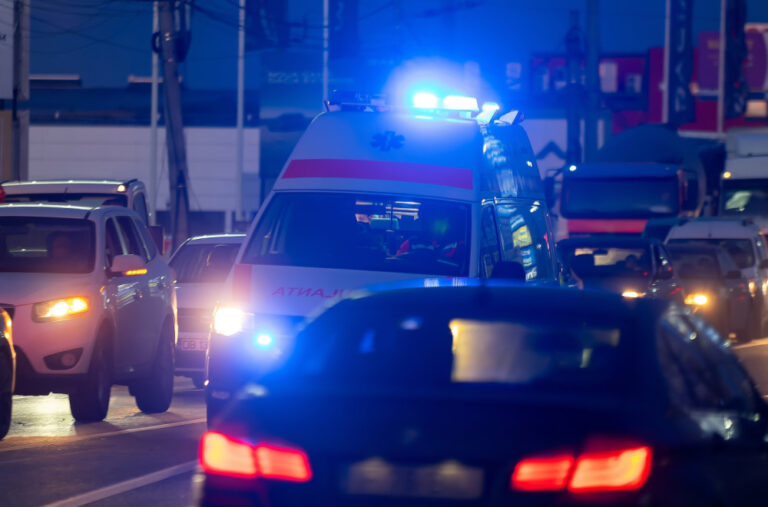 Udes u Beogradu: U sudaru tri automobila povređena dvojica muškarca