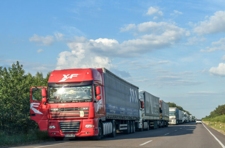 Na Sremskoj Rači čekanja do pet sati