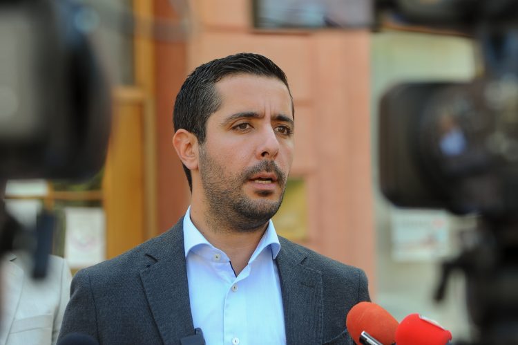 Toma Mona podnio ostavku