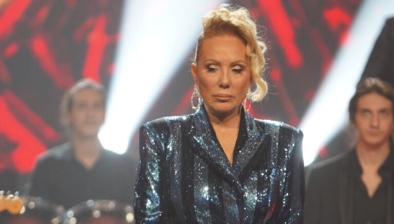 Evo kako je kamerman pao na Lepu Brenu i povrijedio je