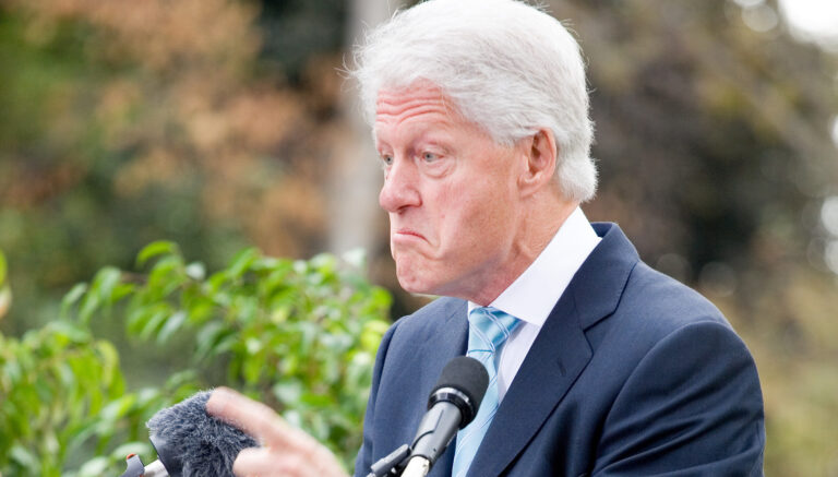 Klinton nije izlazio iz Epstajnovog aviona, slika masaže zgrozila svijet