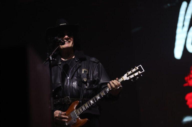 Oglasio se Milić Vukašinović: „Kad mi noga bude gotova…“