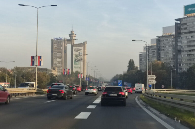 Beograd u „crvenom“: Sve stoji FOTO