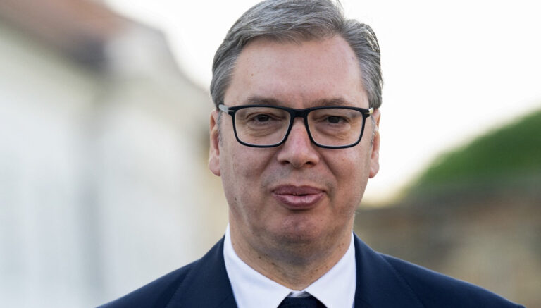 Vučić poručio Trampu nakon postignutog primirja u Gazi: Vaša posvećenost miru je vredna pohvale