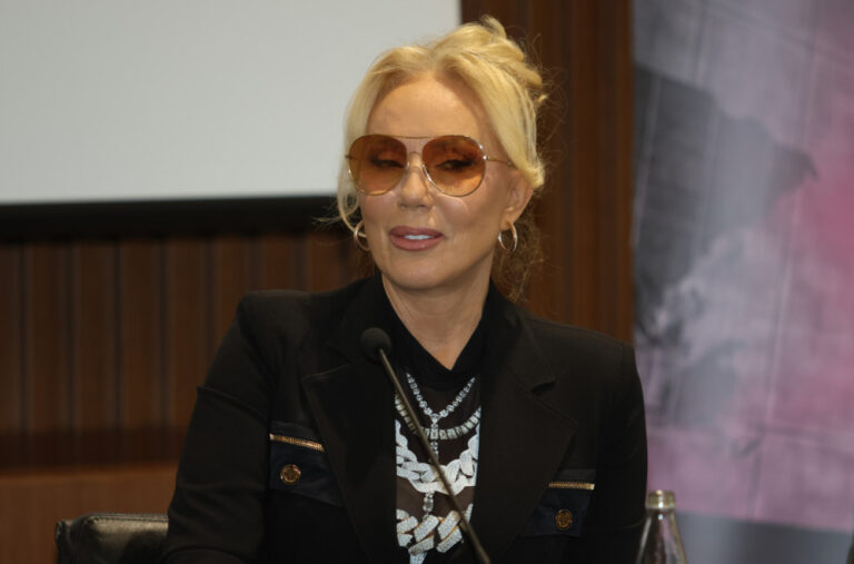 Lepa Brena otkrila tajne pripreme pred koncerte: „Volim da u bekstejdžu imam kompletan dnevni boravak“