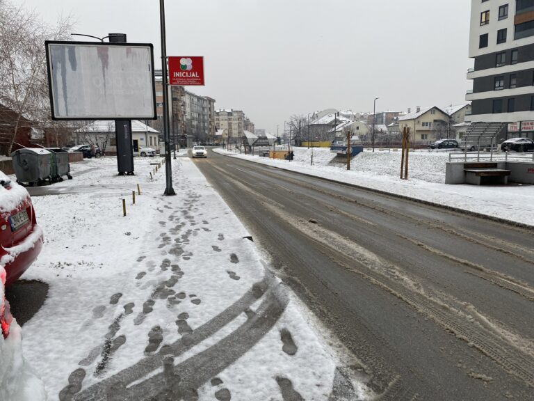 U Bijeljini zapadao snijeg