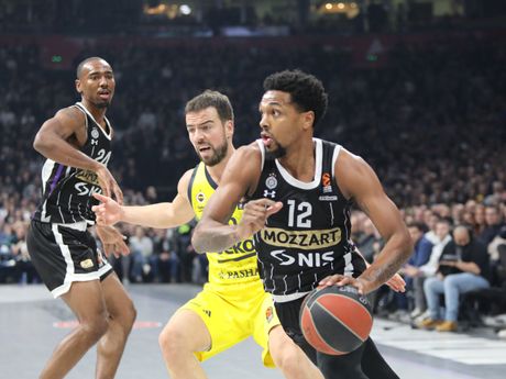 Partizan bez problema savladao Fenerbahče: Vašington nezaustavljiv, brojao do 27!