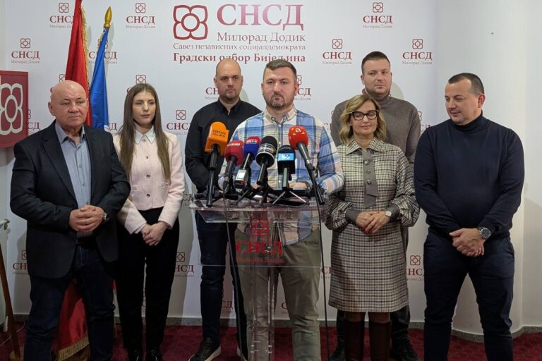 Ostojić pita Gradsku upravu: „Kako ima novca za svečani bal, a nema za plate zaposlenih?“