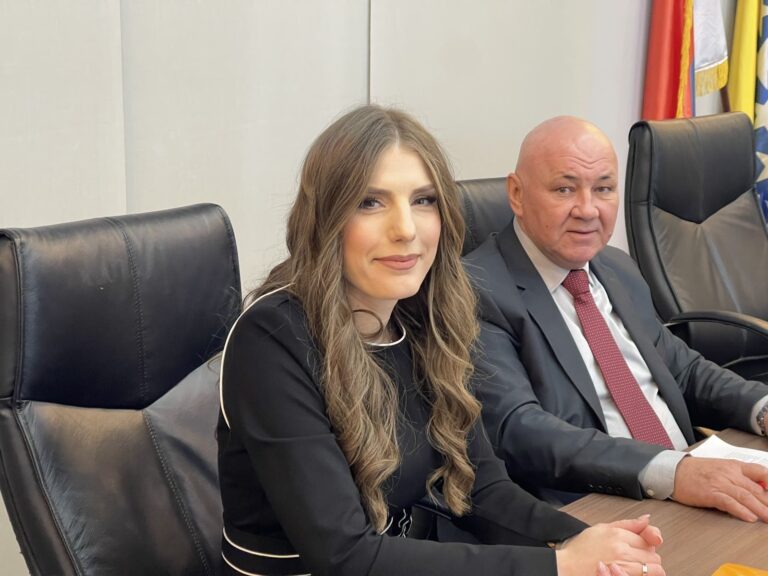 Željana Arsenović prva žena na čelu parlamenta u Bijeljini: “Moja želja i namjera je da Skupština grada bude efikasna i da sarađujemo”