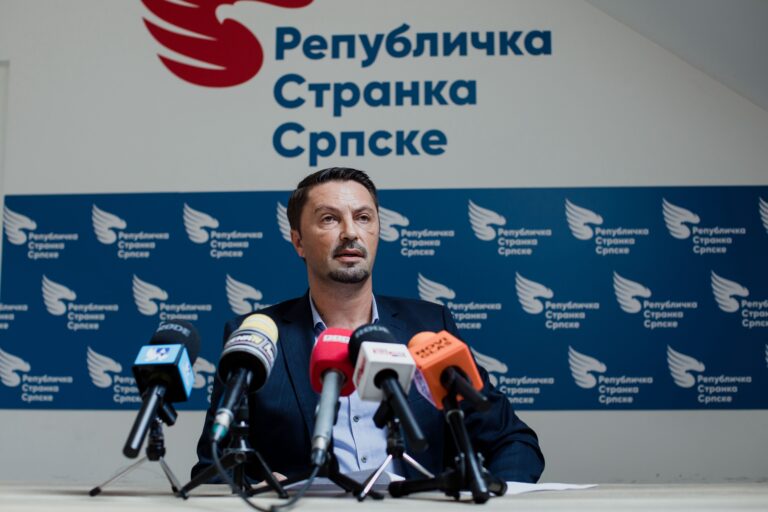 12 poslaničkih plata za osmjehe mališana: Slaven Ristić daje primjer humanost