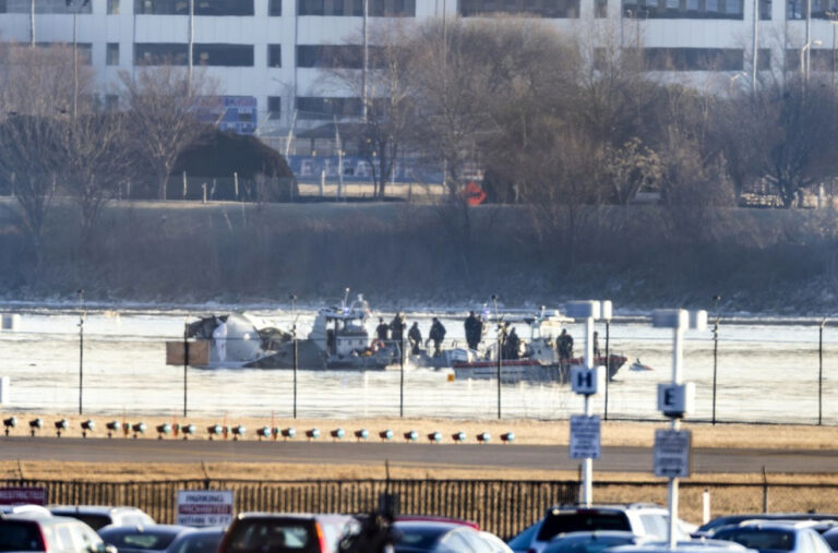 Nađena tijela 27 putnika; Nema preživjelih; Hitno se oglasila vojska