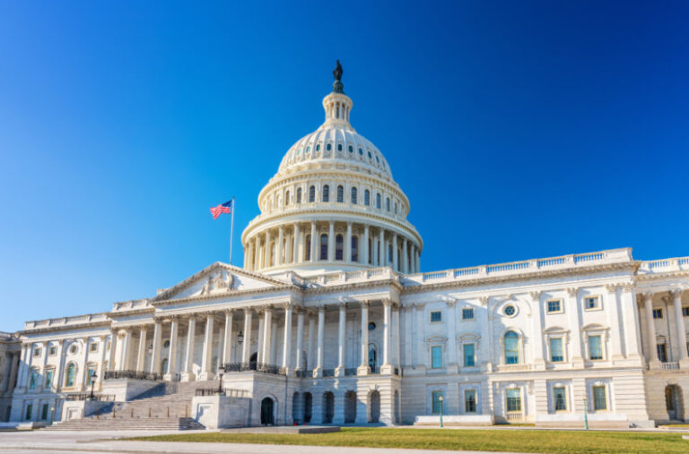 Grenland prelazi „u ruke“ Amerike?; Zakon spreman