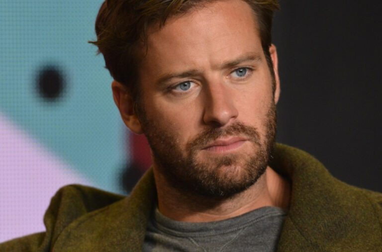 Poznati glumac priznao: „Isekao sam živom biću srce i jeo dok je još bilo toplo“