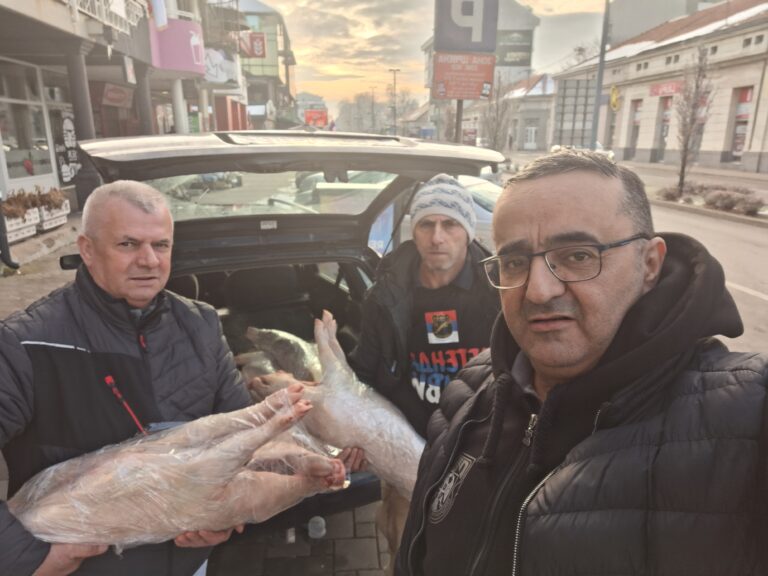 Udruženje vetarana „Garda Panteri“ djelilo božićne pečenice