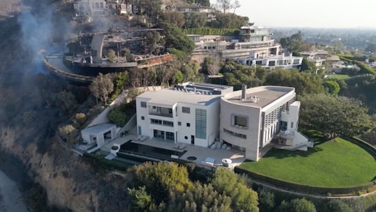 Čudo!: Požar u Los Anđelesu zastao pred vilom Toma Henksa, glumčeva vila stoji netaknuta FOTO