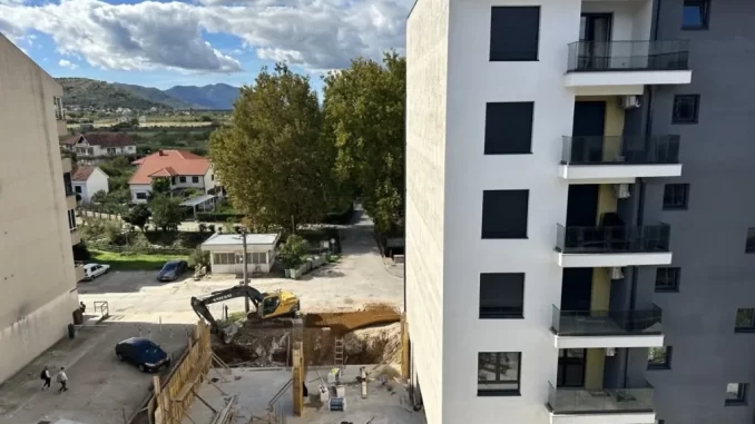 Bačena bomba u Trebinju, oštećene fasade