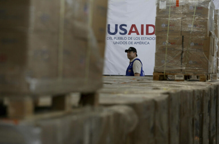Trampovo maslo? Pao sajt vladine agencije USAID