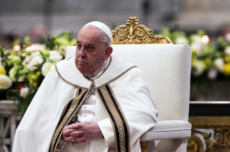 Oglasio se Vatikan: Papa je zaspao