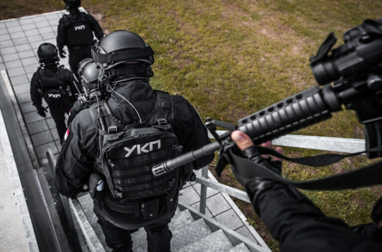 Velika policijska akcija na više od 30 lokacija u Srbiji: UKP i SAJ hapse „vračarski klan“