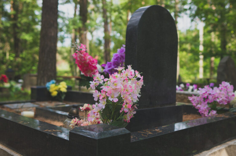 Šok scena na srpskom groblju: „Ništa više nije sveto“