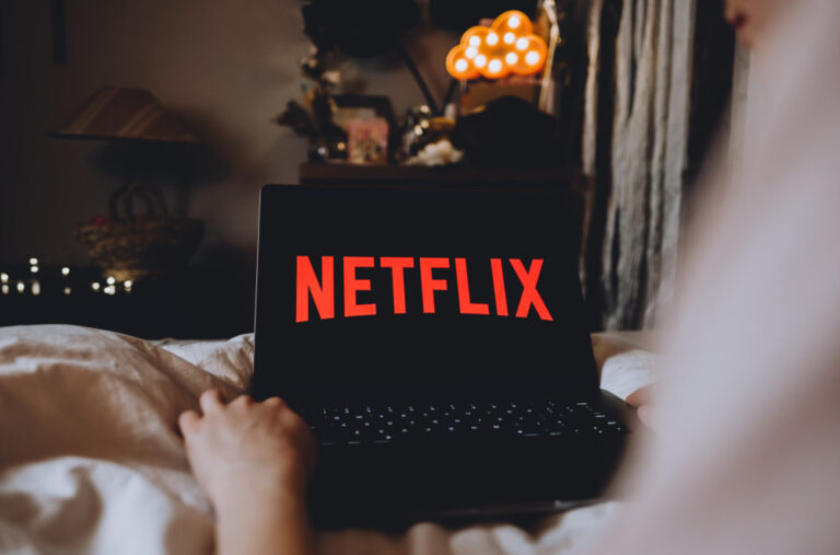 Misterija stara 27 godina: Netflix objavljuje seriju o nestanku devojke na kruzeru VIDEO