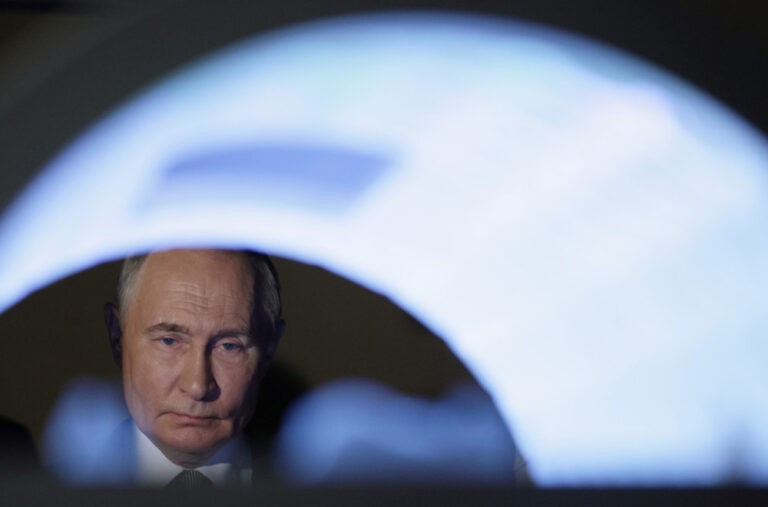 Nuklearna prijetnja? Objavili sliku kralja, a iza njega… Spremaju se koferi za preživljavanje FOTO