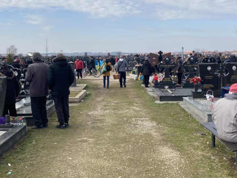 Zadušnice u Bijeljini: Sjećanje i molitva za preminule