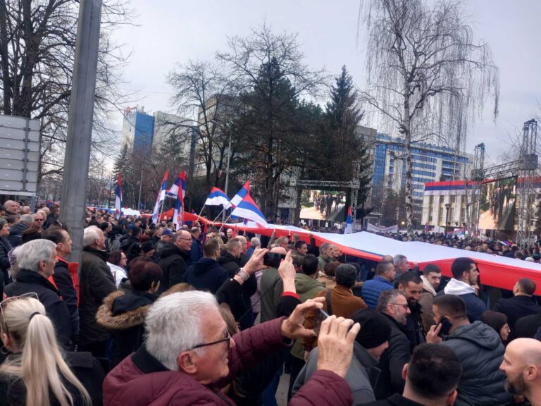 Počeo miting u Banjaluci: Došli smo da odbranimo predsjednika i Srpsku FOTO