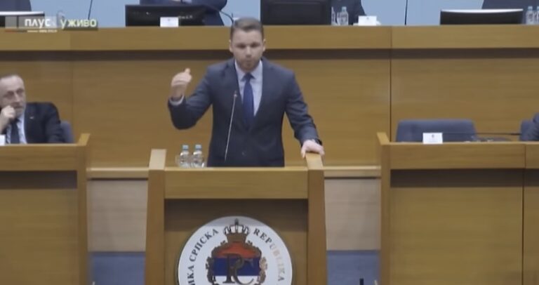 Stanivuković: Na poziv Dodika ispred NS RS ostao samo Zmaj od Šipova