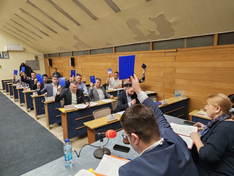 „Ugljevik ne da tekovine Republike Srpske“: Zdušna podrška institucijama