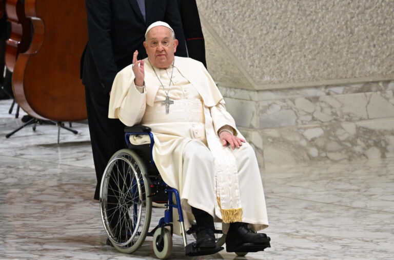 Da li će papa podnijeti ostavku zbog bolesti?