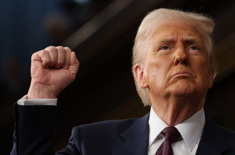 Zelenski, za tebe nema oružja; Tramp izdao naređenje: Vratite avione