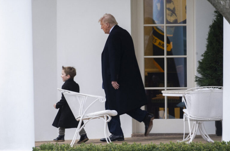 „Tramp postao bebisiter sinu Ilona Maska, Amerika nije realna“ VIDEO