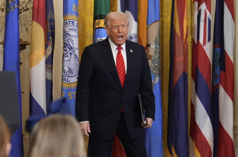 Donald Tramp žestoko izvrijeđao Klunija