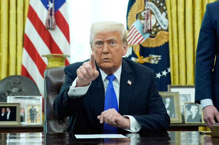 Tramp otvoreno prijeti: „Ako im nije jasno, objasnićemo im“