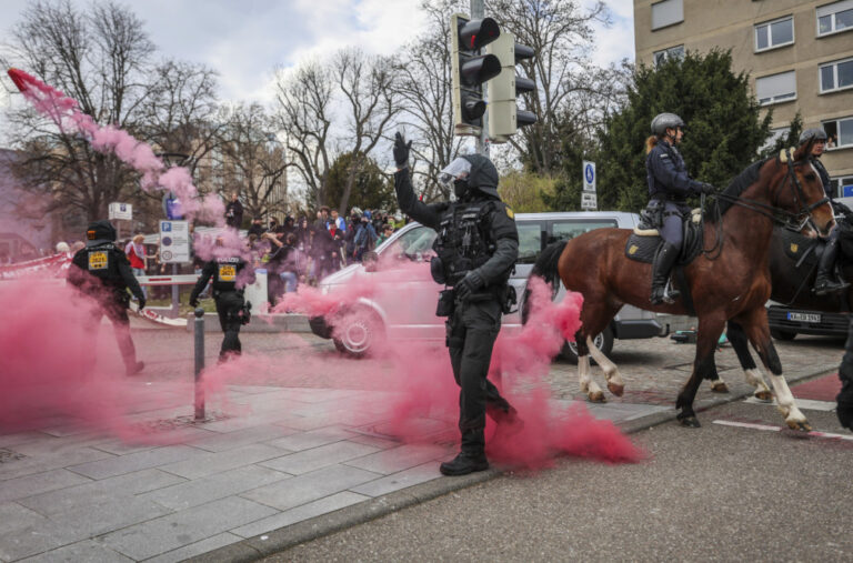 Haos na protestu u Nemačkoj: Sukobili se demonstranti, policija hapsila VIDEO
