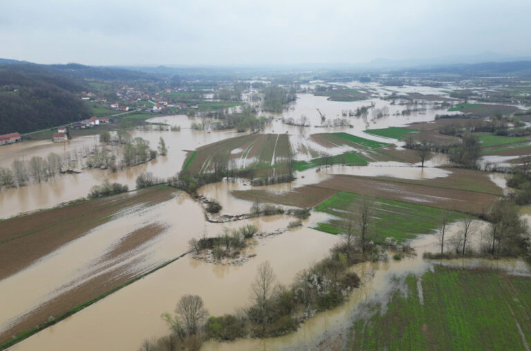 Strepjeli smo čitavu noć: Nabujali Jadar se povlači FOTO
