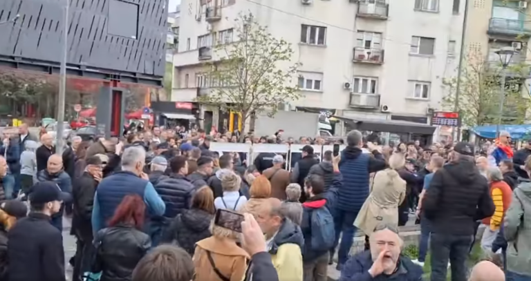Građani u Srbiji na ulicama: Protesti protiv SNS-a, na Kalenić i Cvetkovoj pijaci