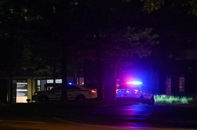 Novi napad na hrišćane: Zapucao tokom bogosluženja, ljudi u panici bežali iz crkve VIDEO